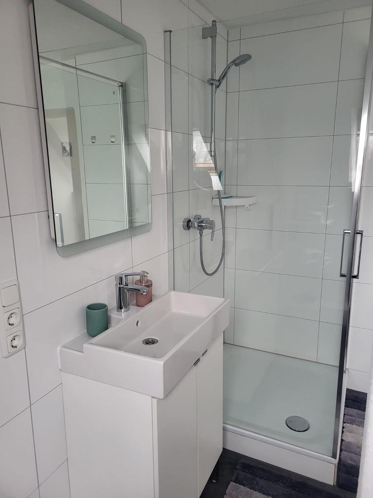 A&V Apartments Gemuetliche Rheinblick Wohnung Apt Daisy Duisburg Exteriér fotografie